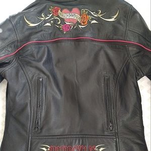 Harley Davidson leather jacket ,small, convertible to summer jacket. Rare find.